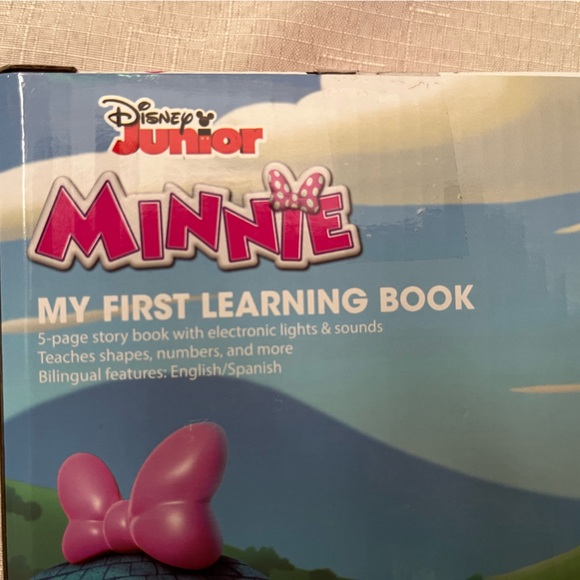 Disney junior MINNIE learning book with sound and lights. 12M + - Picture 6 of 12